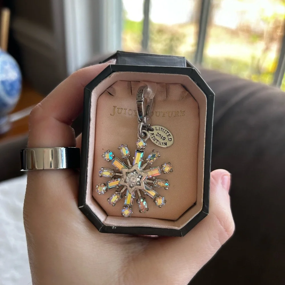 Juicy Couture Silver Snowflake Pendant - Picture 3 of 4